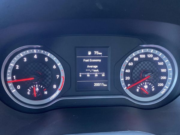 2024-Hyundai-Grand-i10-10-Fluid image:10