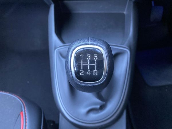 2024-Hyundai-Grand-i10-10-Fluid image:14