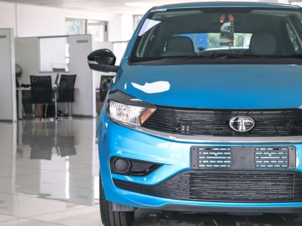 2026-TATA-Tiago-12-XT-Auto image:1