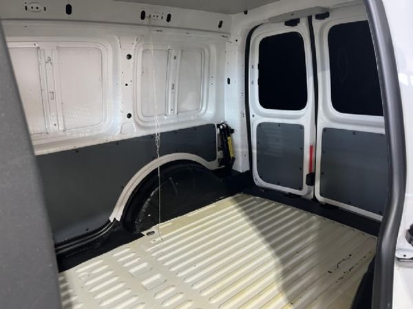 2011-Volkswagen-Caddy-16i-Panel-Van image:14