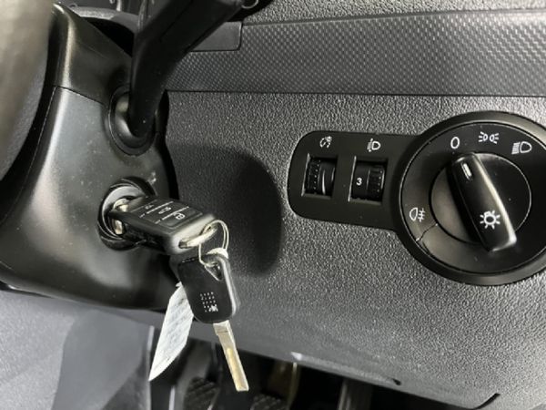 2011-Volkswagen-Caddy-16i-Panel-Van image:15