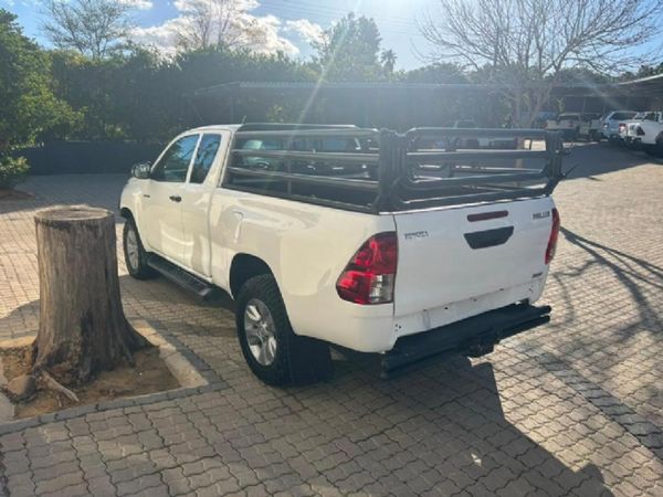 2019-Toyota-Hilux-24-GD-6-Raised-Body-SRX-Extended-Cab image:3