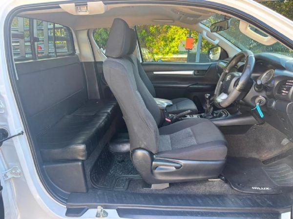 2019-Toyota-Hilux-24-GD-6-Raised-Body-SRX-Extended-Cab image:8