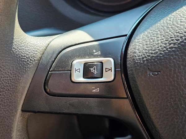 2019-Volkswagen-Polo-Vivo-14-Comfortline-5-dr image:18