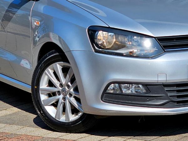 2019-Volkswagen-Polo-Vivo-14-Comfortline-5-dr image:6
