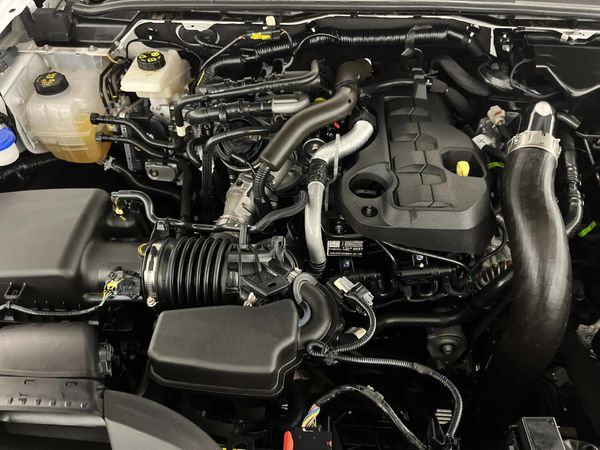 2025-Volkswagen-Amarok-20-BiTDI-154kW-4Motion-Panamericana-Auto-Double-C image:13