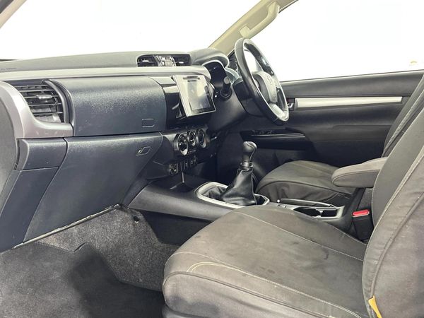 2017-Toyota-Hilux-28-GD-6-Raised-Body-Raider-Extended-Cab image:6