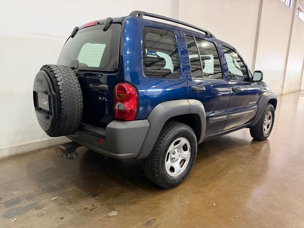 2004-Jeep-Cherokee-37-Limited-Auto image:5