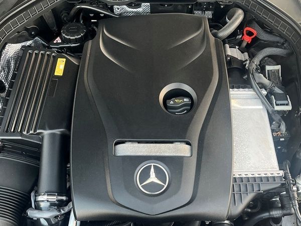 2015-Mercedes-Benz-C-Class-C-180-AMG-Line-Auto image:6