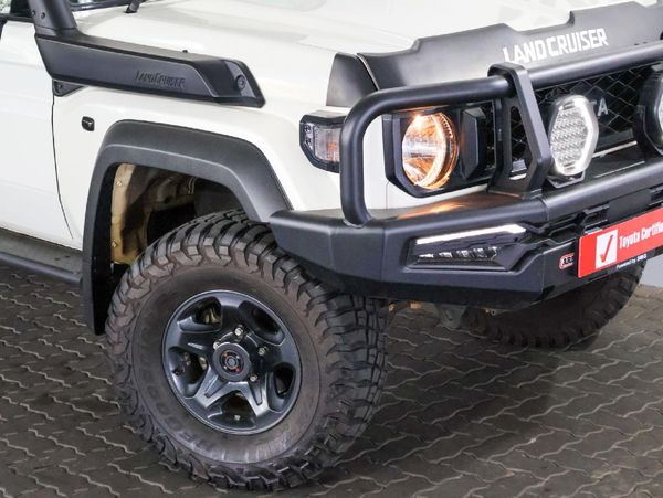 2025-Toyota-Land-Cruiser-79-45-D-Single-Cab image:1