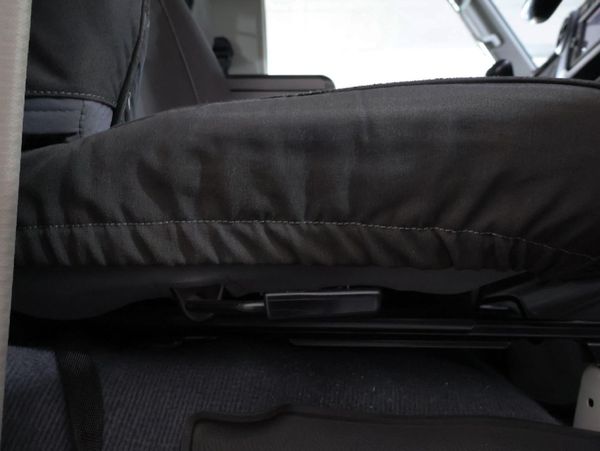 2025-Toyota-Land-Cruiser-79-45-D-Single-Cab image:27