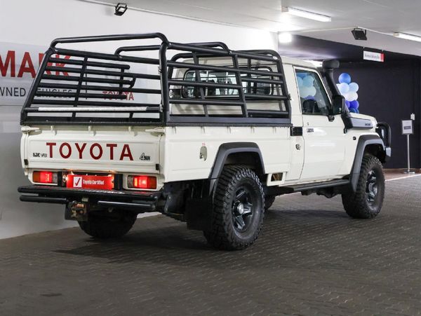 2025-Toyota-Land-Cruiser-79-45-D-Single-Cab image:8