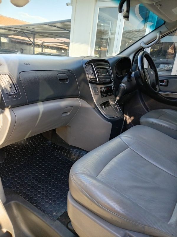 2016-Hyundai-H-1-25-CRDi-Elite-Auto image:7