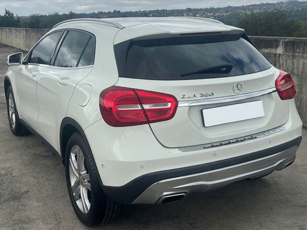 2015-Mercedes-Benz-GLA-200-Auto image:4