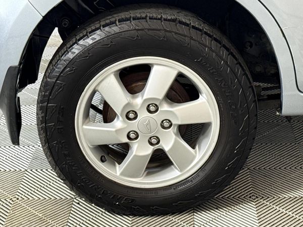 2009-Daihatsu-Terios-4x4-Auto image:5