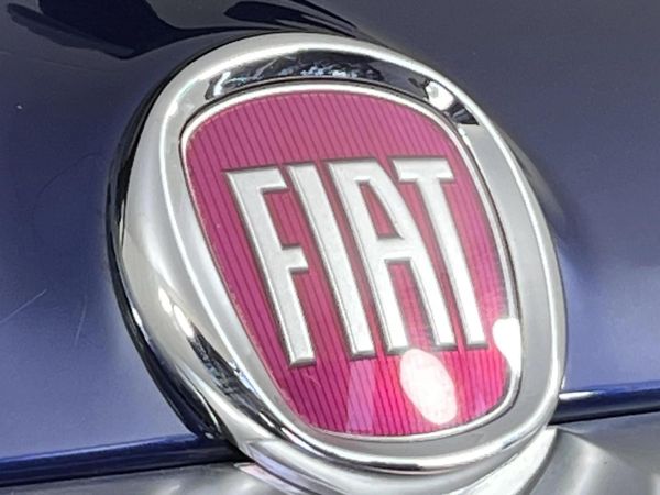 2015-Fiat-500X-14T-Cross-Plus image:11