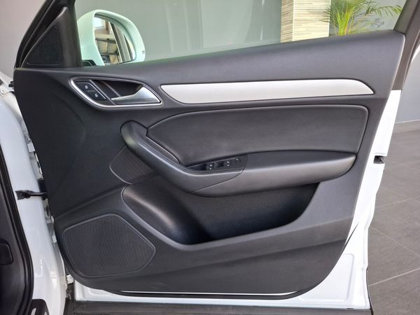 2013-Audi-Q3-20-TDI-103kW image:19