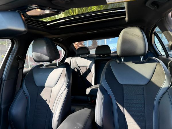 2022-BMW-3-Series-318i-M-Sport image:19