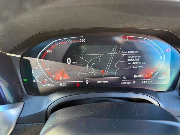 2022-BMW-3-Series-318i-M-Sport image:23
