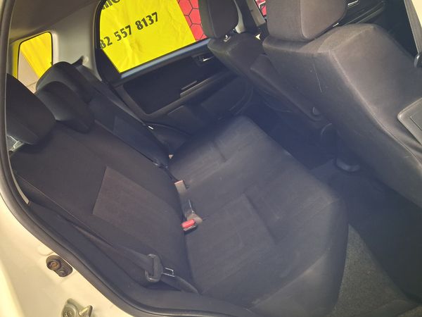 2010-Suzuki-SX4-20 image:9