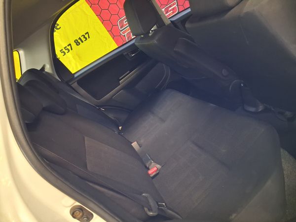 2010-Suzuki-SX4-20 image:10