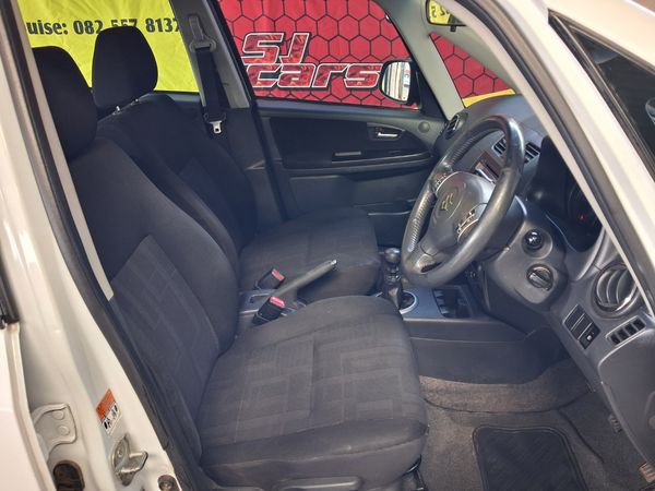 2010-Suzuki-SX4-20 image:8