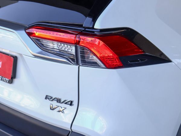 2020-Toyota-RAV4-20-VX-Auto image:12