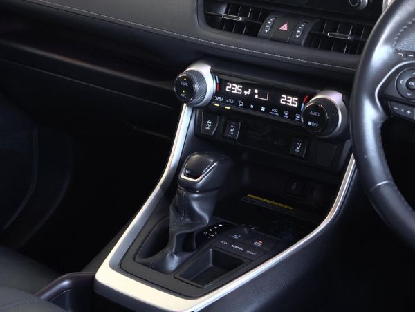 2020-Toyota-RAV4-20-VX-Auto image:17