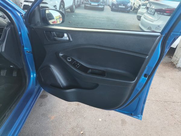 2020-Hyundai-i20-12-Motion image:9