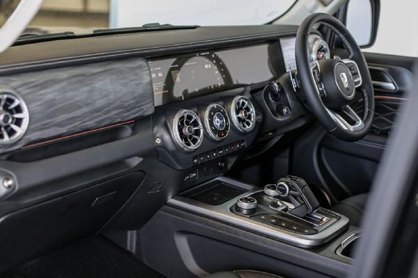 2026-GWM-Tank-300-24TD-Ultra-Luxury-4x4-Auto image:6