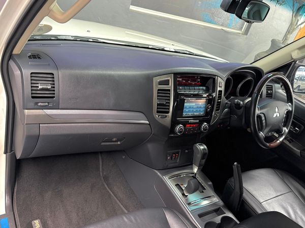 2021-Mitsubishi-Pajero-32-Di-Dc-GLS-Auto image:32
