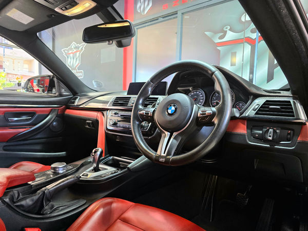 2017-BMW-M4-Coupe-Competition-Auto image:10