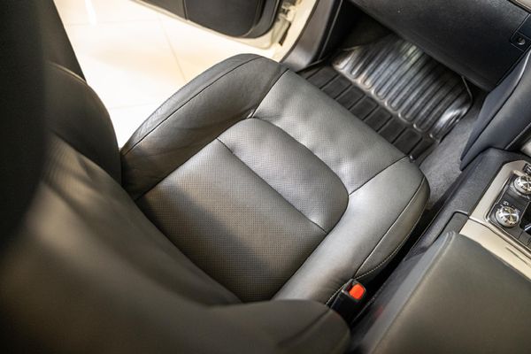 2020-Toyota-Land-Cruiser-200-45-D-V8-VX-R-Auto image:9