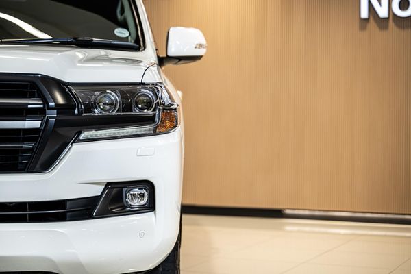 2020-Toyota-Land-Cruiser-200-45-D-V8-VX-R-Auto image:3