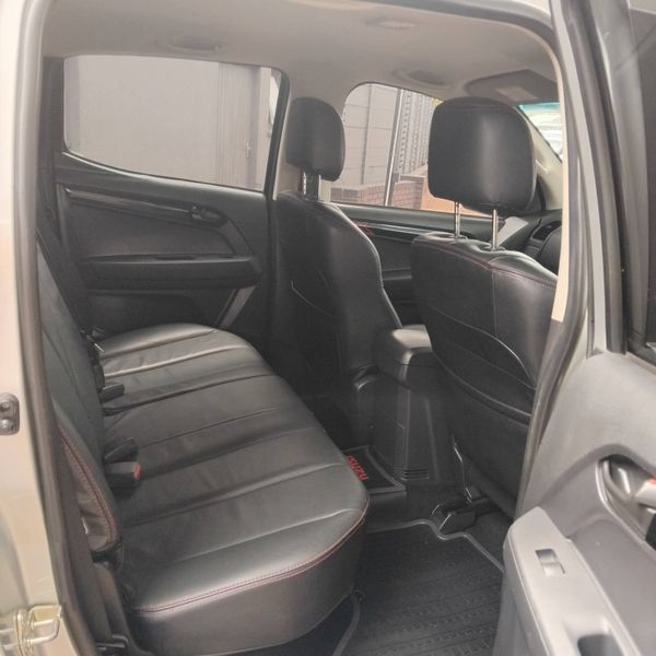 2021-Isuzu-D-Max-Full-service-history image:4