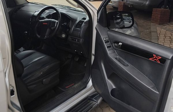 2021-Isuzu-D-Max-Full-service-history image:6