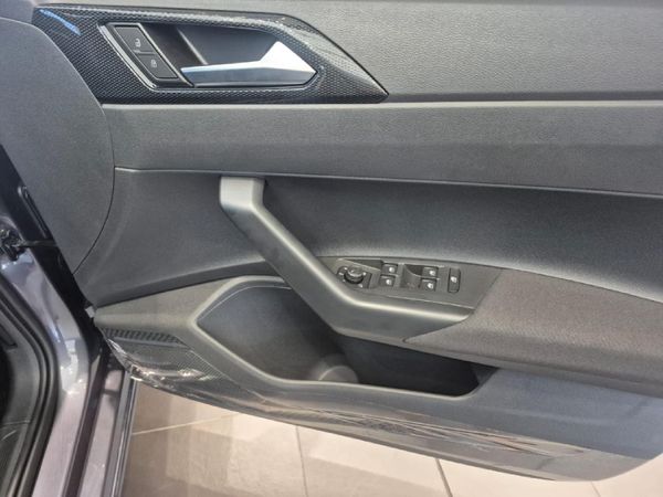 2026-Volkswagen-Polo-10-TSI-Life image:5