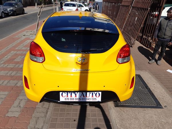 2013-Hyundai-Veloster-16-GDi-Executive image:8