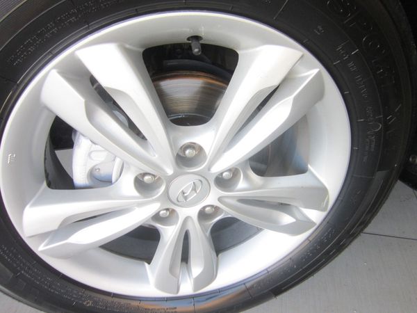 2010-Hyundai-ix35-20-GL-Premium image:9