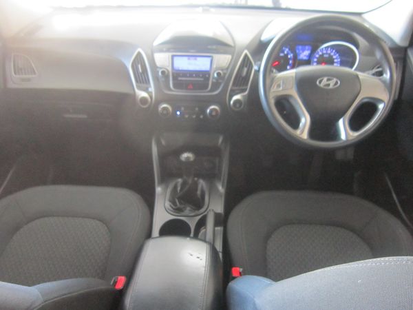 2010-Hyundai-ix35-20-GL-Premium image:11