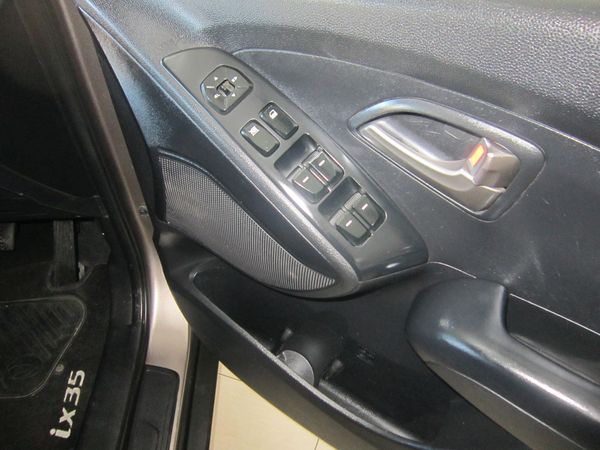 2010-Hyundai-ix35-20-GL-Premium image:13