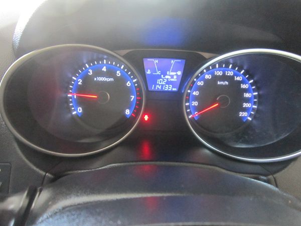 2010-Hyundai-ix35-20-GL-Premium image:1