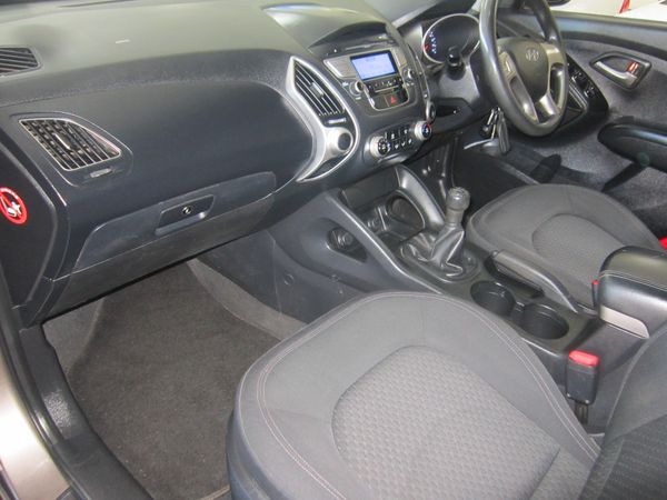 2010-Hyundai-ix35-20-GL-Premium image:8