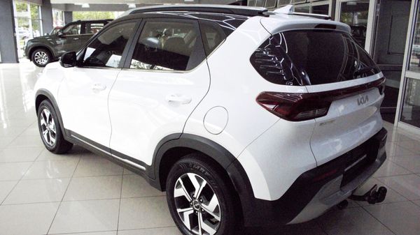 2022-Kia-Sonet-10T-EX-Auto image:3