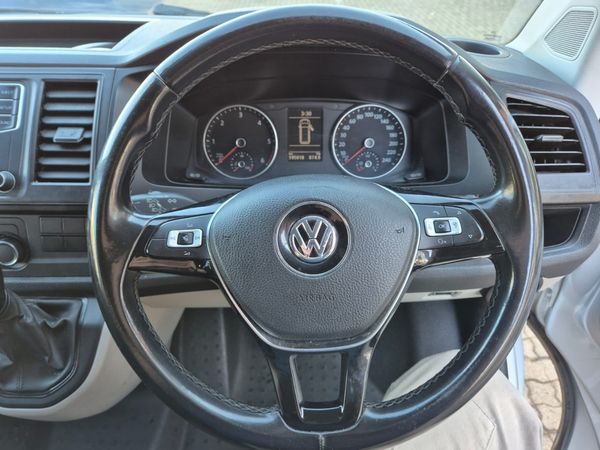 2019-Volkswagen-Kombi-20-TDI-Auto-103kW-Trendline image:11