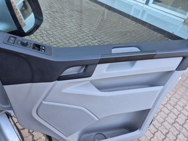 2019-Volkswagen-Kombi-20-TDI-Auto-103kW-Trendline image:12