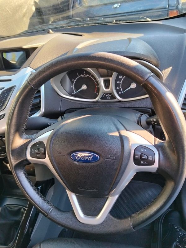 2014-Ford-EcoSport-10-EcoBoost-Titanium image:17