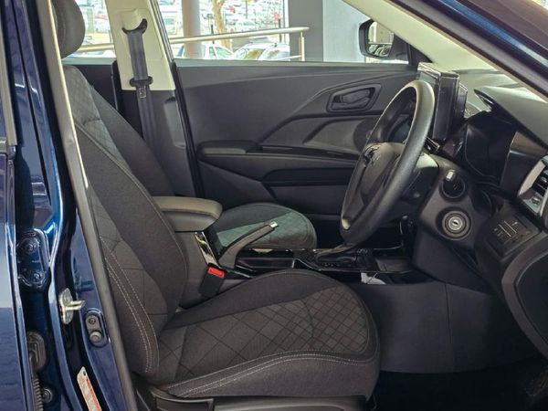 2025-Mahindra-XUV-3XO-12T-MX2-Auto image:12