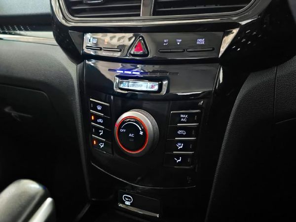 2025-Mahindra-XUV-3XO-12T-MX2-Auto image:16