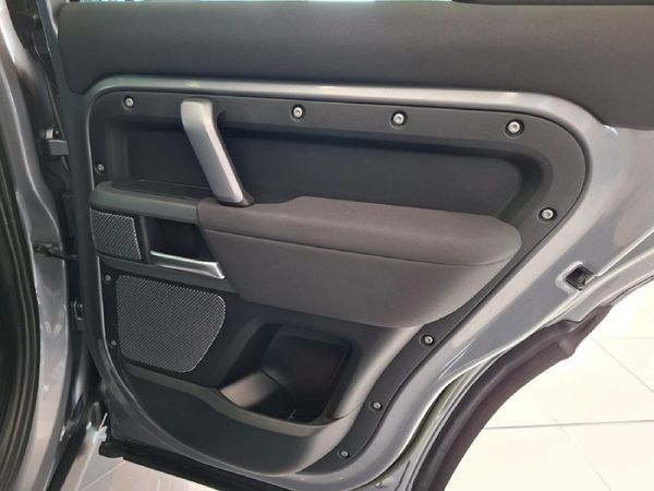 2023-Land-Rover-Defender-110-D300-SE-X-Dynamic-221kW image:25